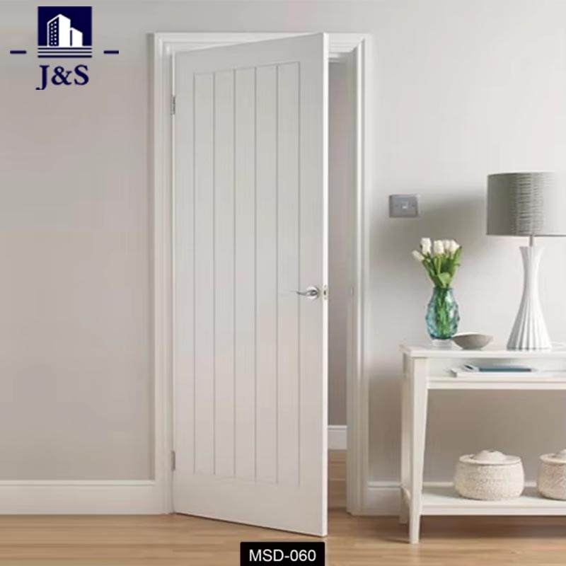 ປະຕູພາຍໃນສີຂາວທີ່ທັນສະໄຫມ